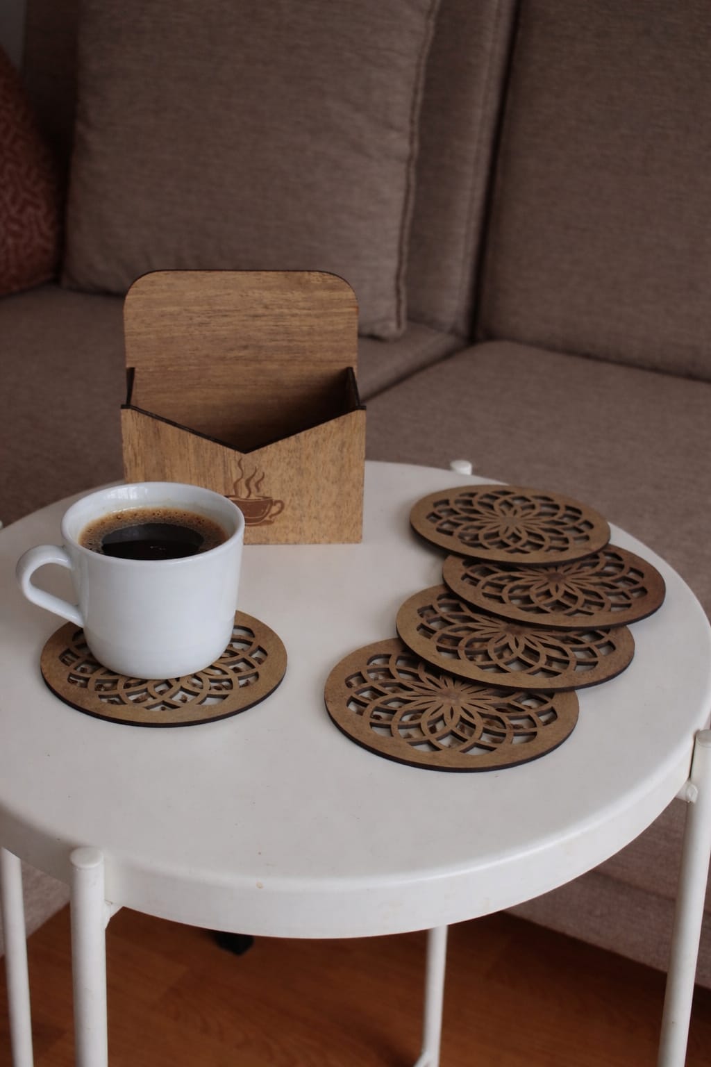 6'lı Ahşap Mandala Bardak Altlığı Seti ve Standı