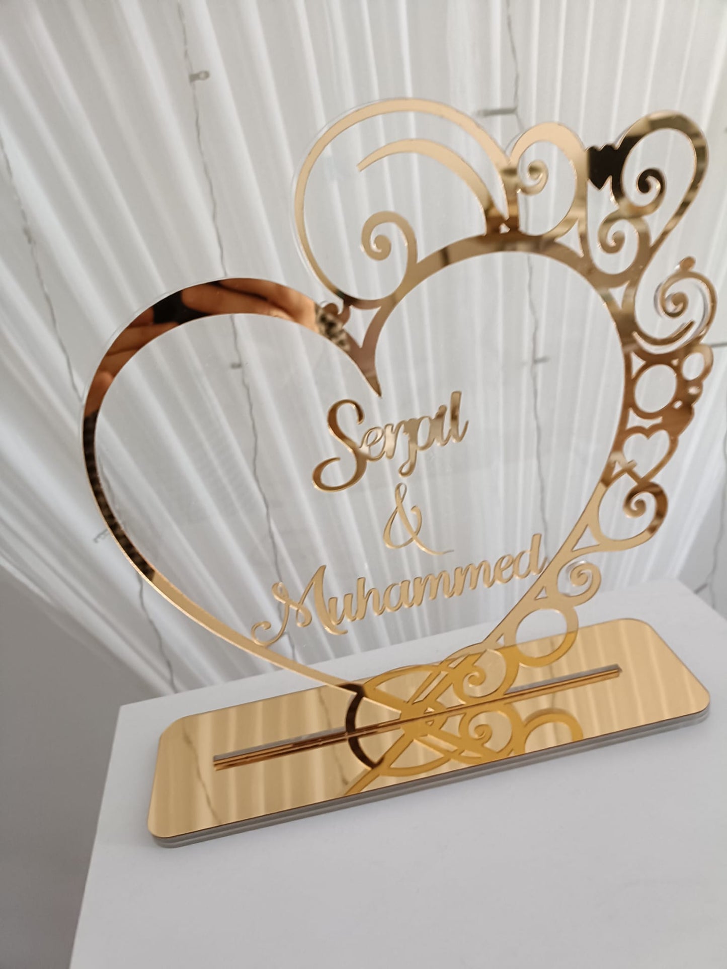 Custom Gold Plexiglass Heart Table Name Tag