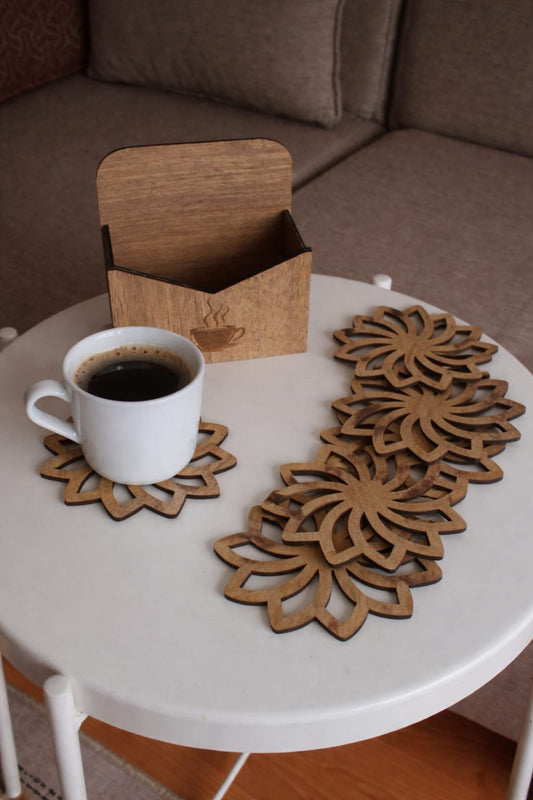 6'lı Çiçek Ahşap Bardak Altlığı Seti Standlı