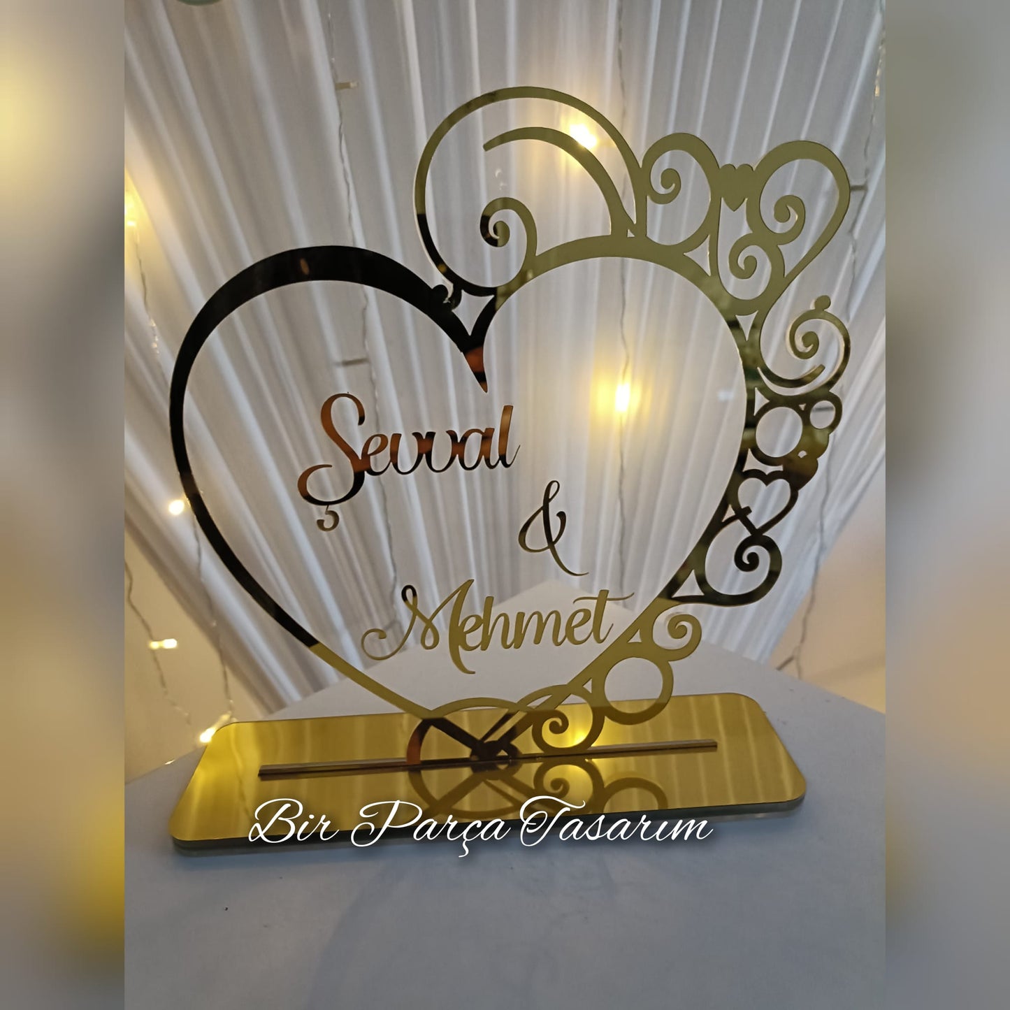 Custom Gold Plexiglass Heart Table Name Tag