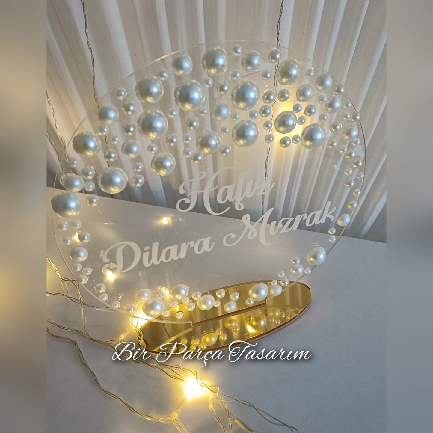 Personalized Pearl Detailed Plexiglass Desk Nameplate